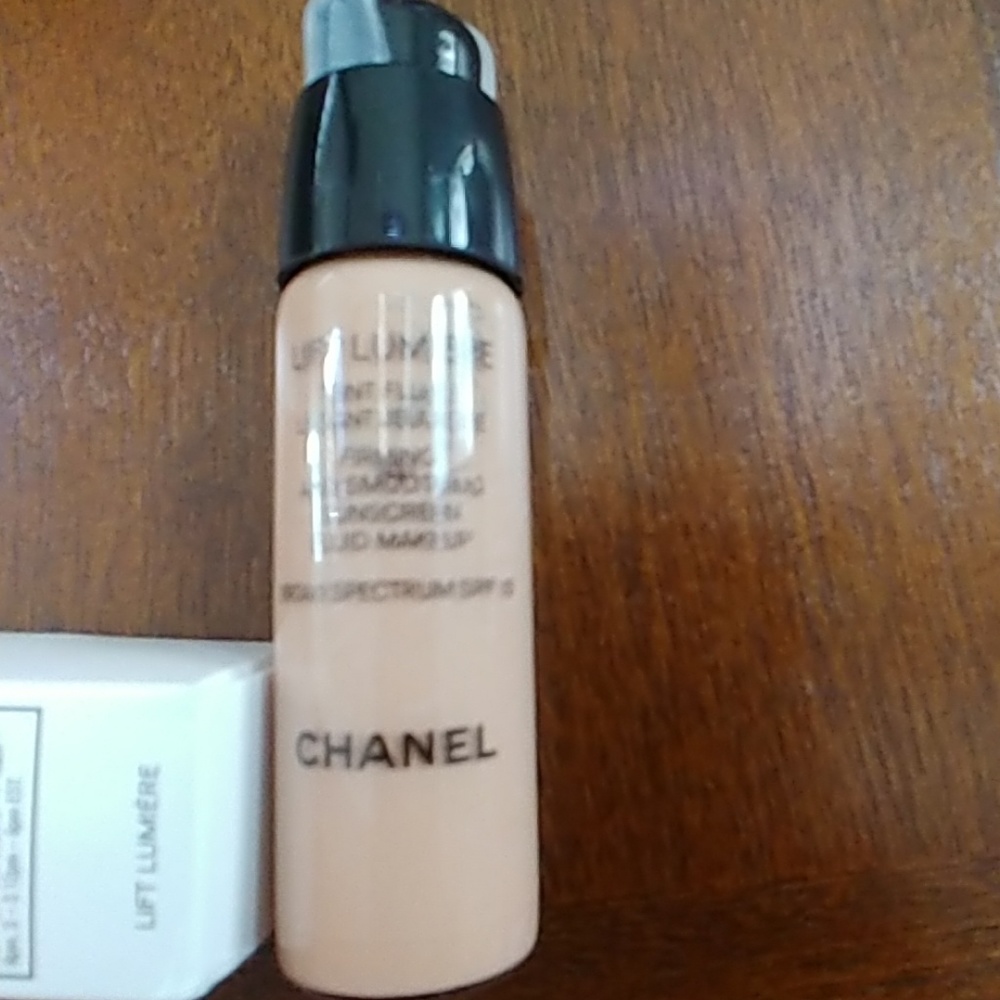 Chanel lift lumiere